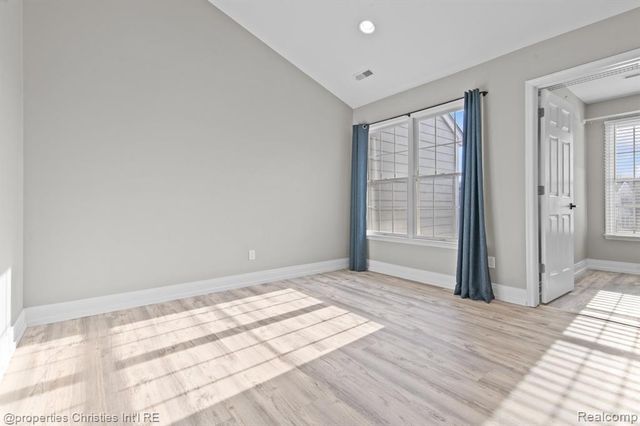 26328 Fieldstone Drive, Novi, MI 48374