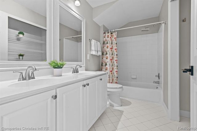 26328 Fieldstone Drive, Novi, MI 48374