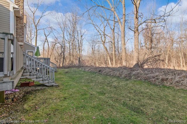 26328 Fieldstone Drive, Novi, MI 48374