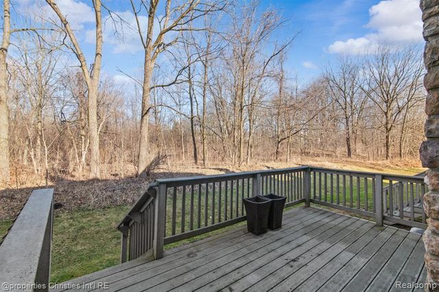 26328 Fieldstone Drive, Novi, MI 48374