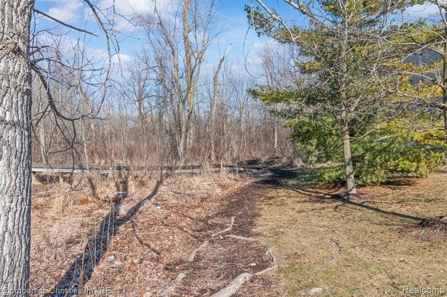 26328 Fieldstone Drive, Novi, MI 48374