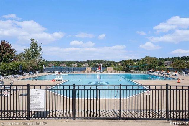 26328 Fieldstone Drive, Novi, MI 48374