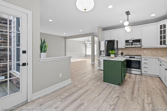 26328 Fieldstone Drive, Novi, MI 48374