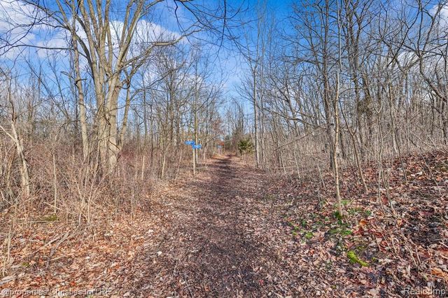 26328 Fieldstone Drive, Novi, MI 48374