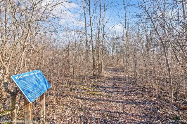 26328 Fieldstone Drive, Novi, MI 48374