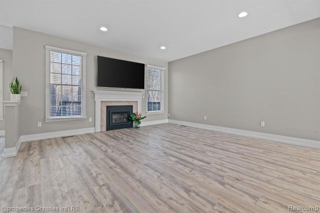 26328 Fieldstone Drive, Novi, MI 48374