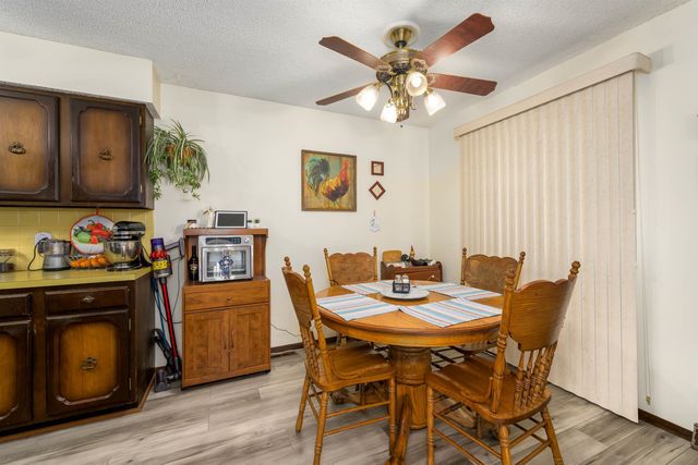 1120 N Hazelwood Ln, Wichita, KS 67212