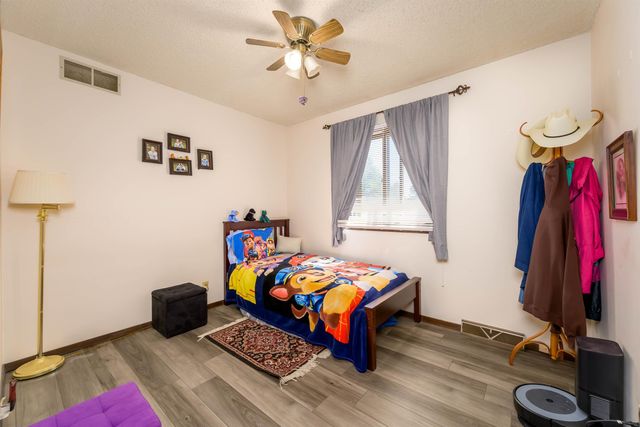 1120 N Hazelwood Ln, Wichita, KS 67212