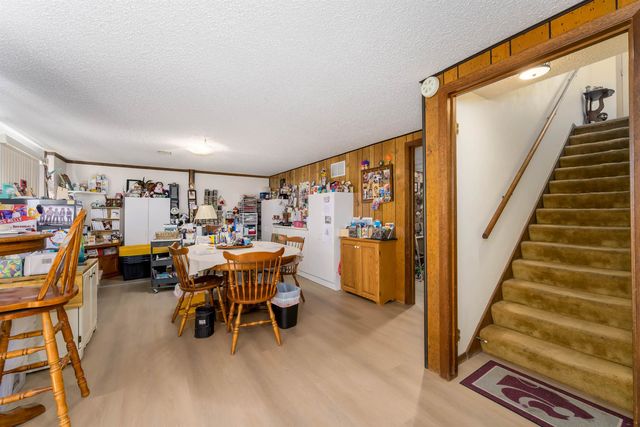 1120 N Hazelwood Ln, Wichita, KS 67212