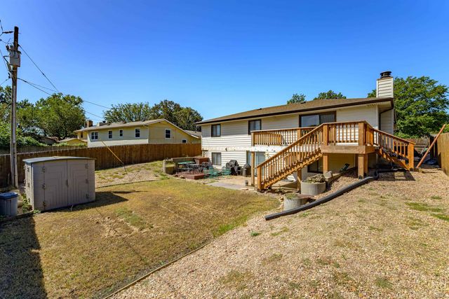 1120 N Hazelwood Ln, Wichita, KS 67212