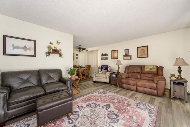 1120 N Hazelwood Ln, Wichita, KS 67212