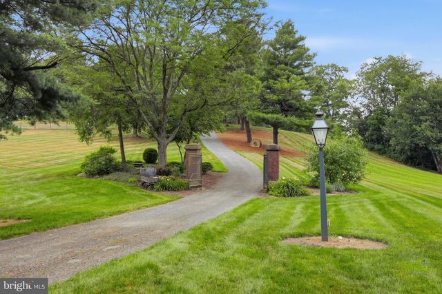 3646 MEADOW VIEW RD, Manheim, PA 17545