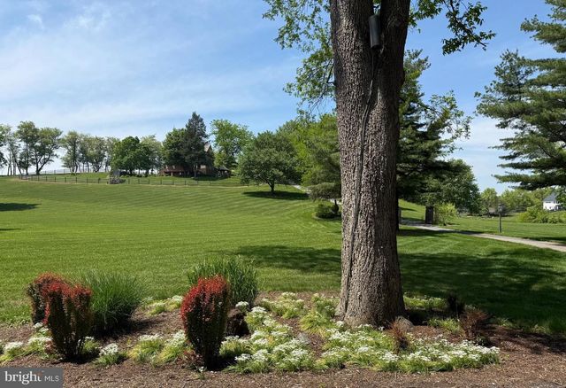 3646 MEADOW VIEW RD, Manheim, PA 17545