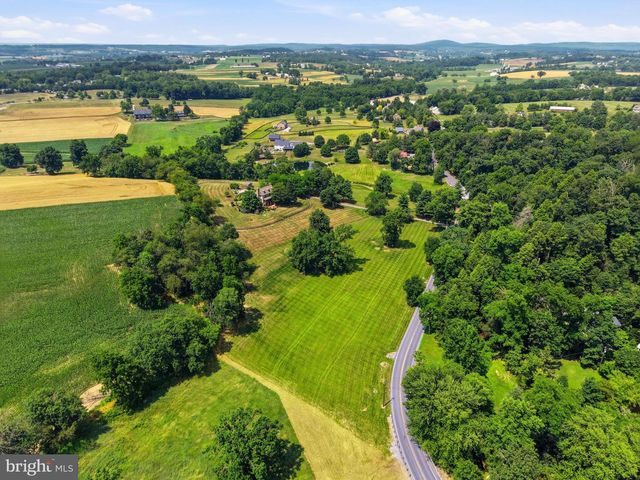 3646 MEADOW VIEW RD, Manheim, PA 17545