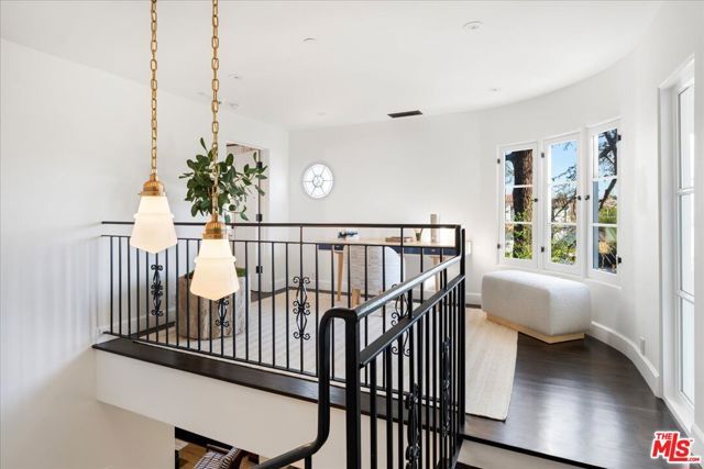 329 S Roxbury Drive, Beverly Hills, CA 90212