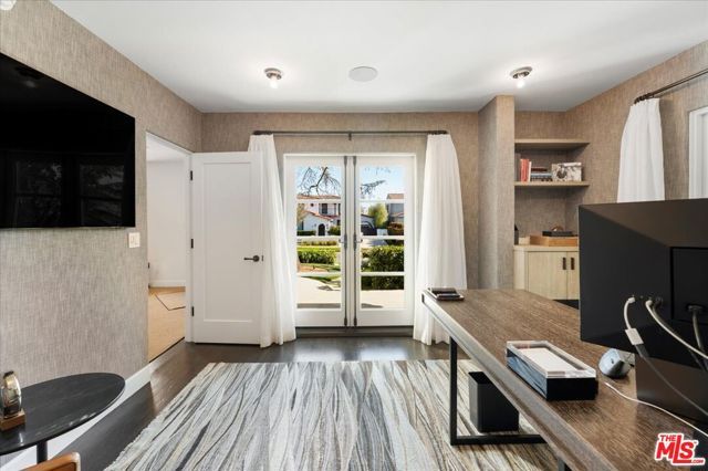 329 S Roxbury Drive, Beverly Hills, CA 90212