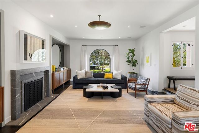 329 S Roxbury Drive, Beverly Hills, CA 90212