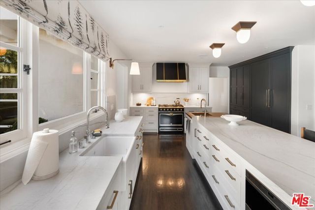 329 S Roxbury Drive, Beverly Hills, CA 90212