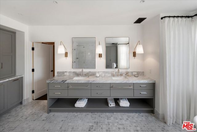 329 S Roxbury Drive, Beverly Hills, CA 90212