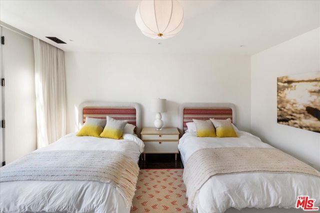 329 S Roxbury Drive, Beverly Hills, CA 90212