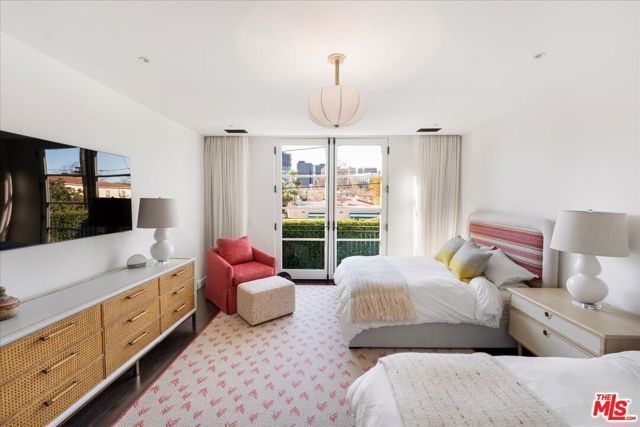 329 S Roxbury Drive, Beverly Hills, CA 90212