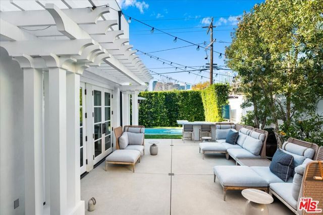 329 S Roxbury Drive, Beverly Hills, CA 90212