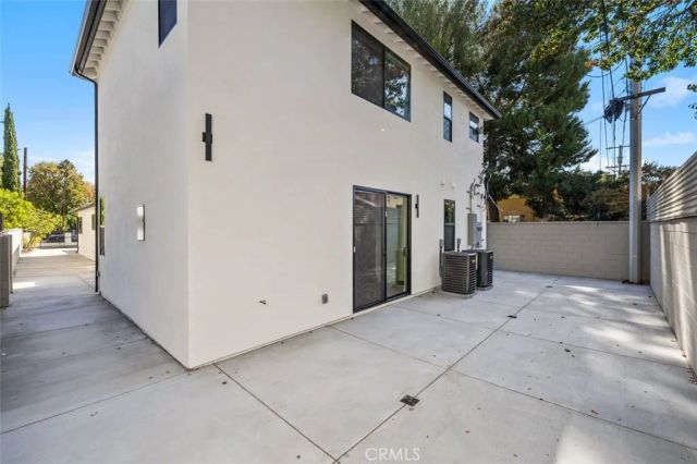 5061 Cartwright, North Hollywood, CA 91601