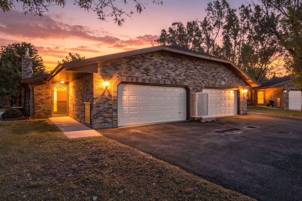 974 Yuma Lane N, Plymouth, MN 55447 — exterior