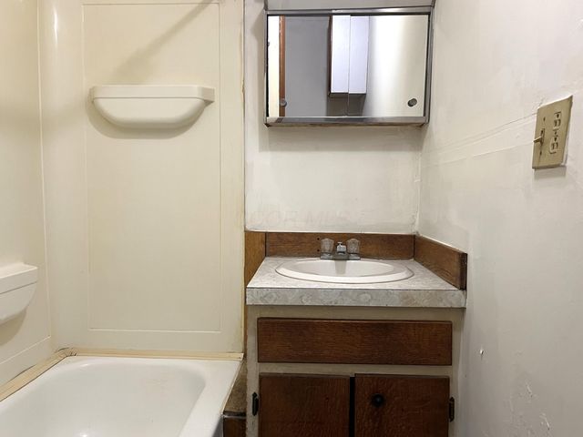 9 S 11th Street, Newark, OH 43055