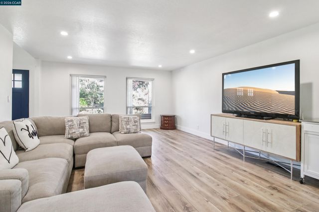 2409 Lavender Dr, Walnut Creek, CA 94596