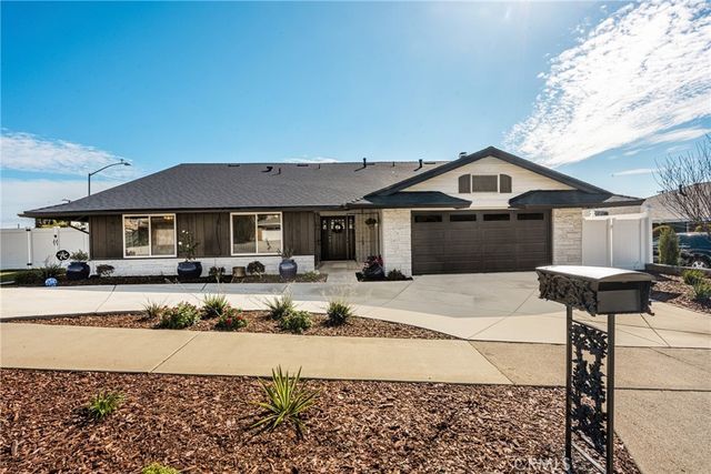 688 Buttonwood, Brea, CA 92821