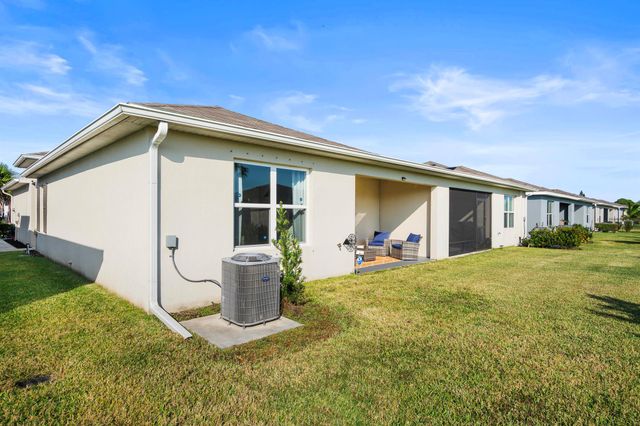 843 Persimmon Place, Fort Pierce, FL 34981