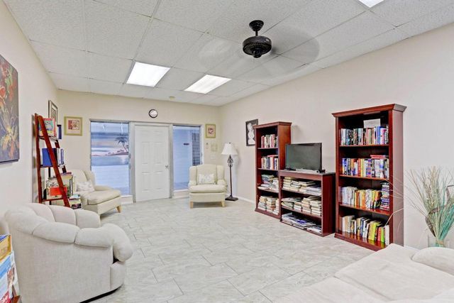 2660 Barkley Drive E B, West Palm Beach, FL 33415