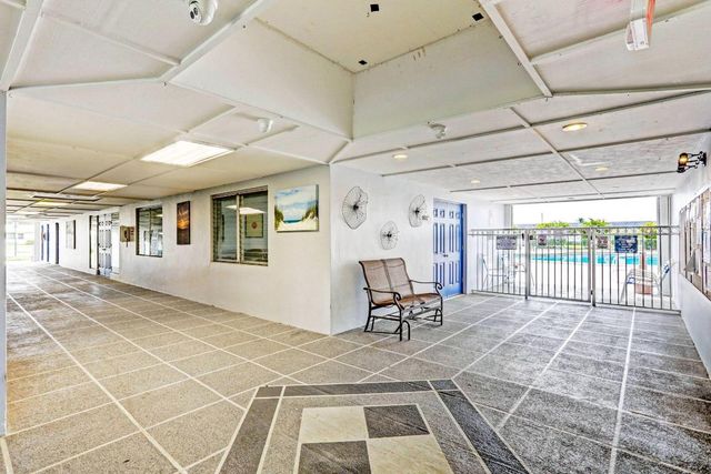 2660 Barkley Drive E B, West Palm Beach, FL 33415