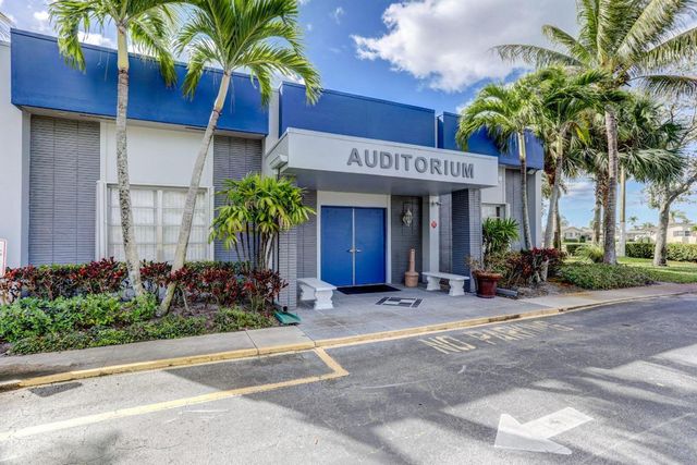 2660 Barkley Drive E B, West Palm Beach, FL 33415