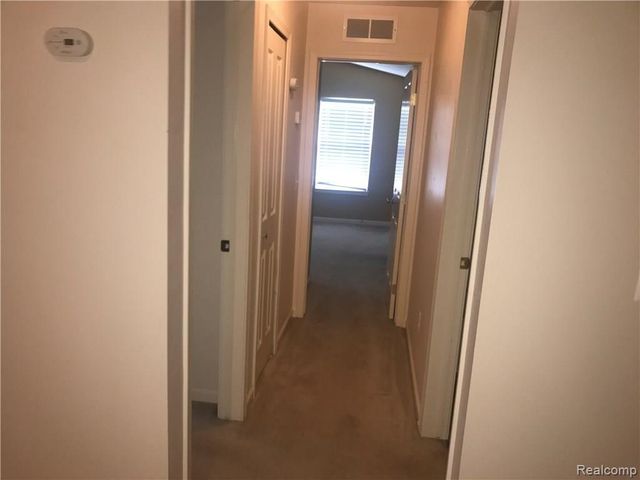 16941 Hawick 142, Romulus, MI 48174