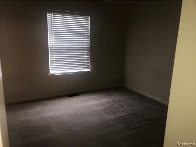 16941 Hawick 142, Romulus, MI 48174