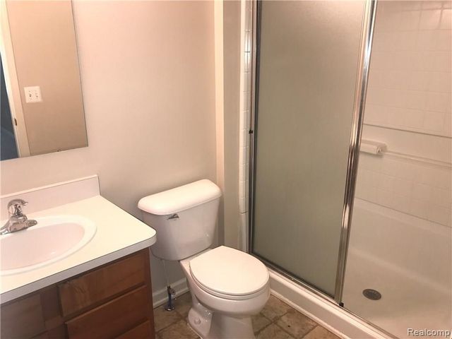 16941 Hawick 142, Romulus, MI 48174