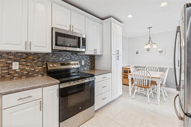 8230 AMBROSE COVE WAY, Orlando, FL 32819