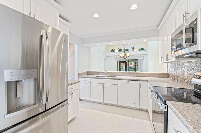 8230 AMBROSE COVE WAY, Orlando, FL 32819