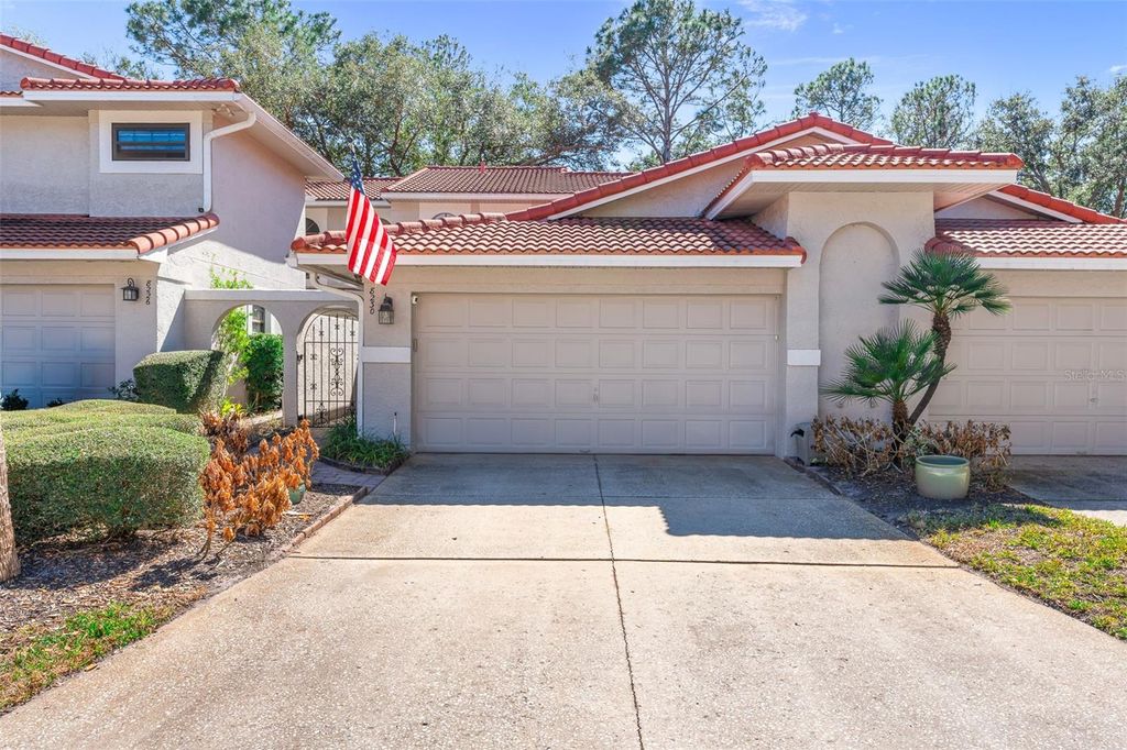 Image 3 of property listing at 8230 AMBROSE COVE WAY, Orlando, FL 32819