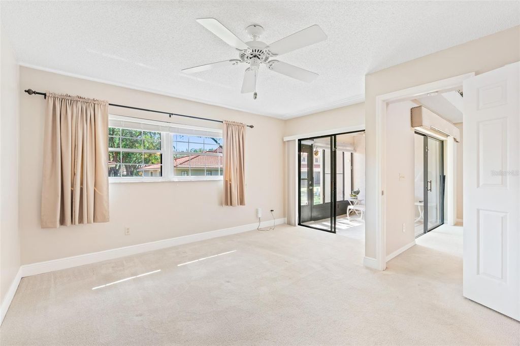 Image 38 of property listing at 8230 AMBROSE COVE WAY, Orlando, FL 32819