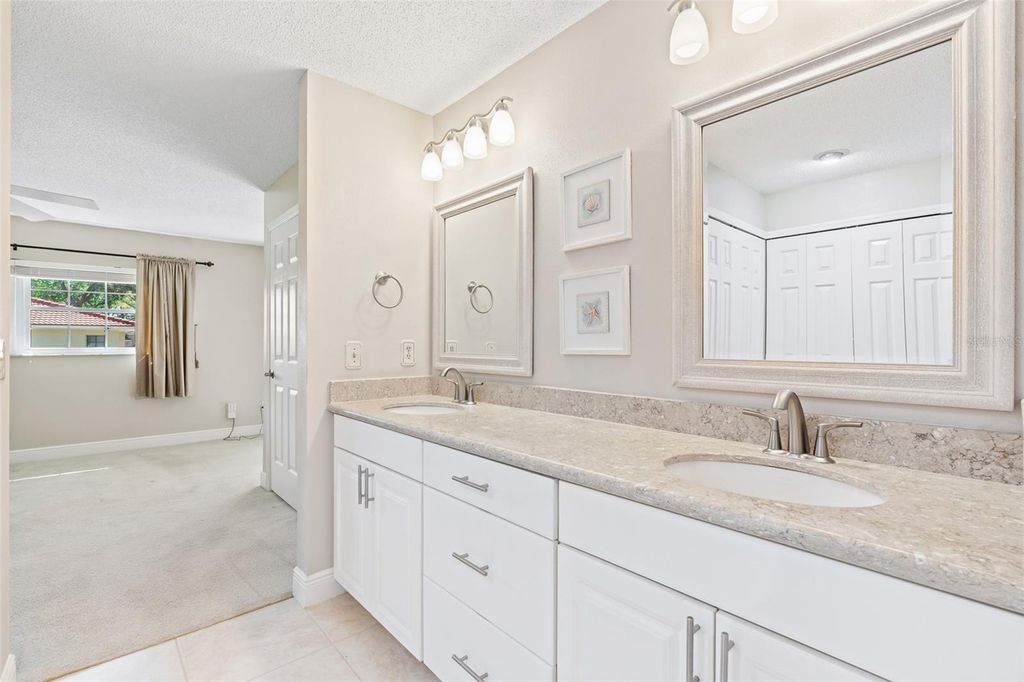 Image 42 of property listing at 8230 AMBROSE COVE WAY, Orlando, FL 32819