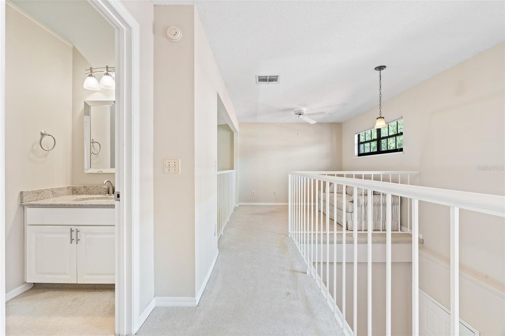 Image 48 of property listing at 8230 AMBROSE COVE WAY, Orlando, FL 32819