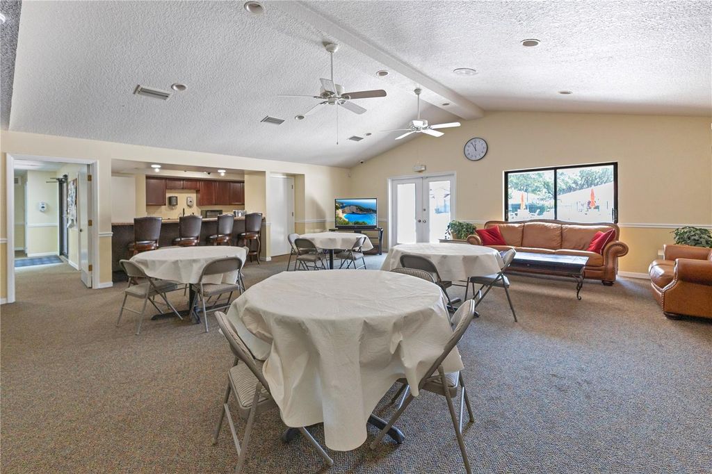 Image 67 of property listing at 8230 AMBROSE COVE WAY, Orlando, FL 32819