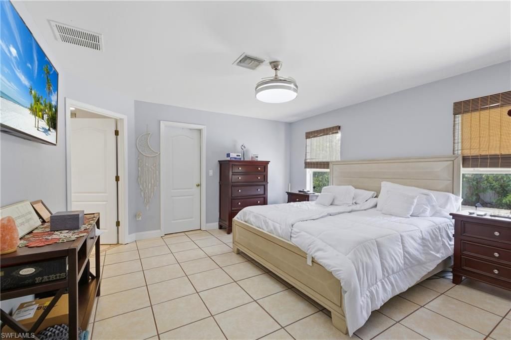 Image 14 of property listing at 2612 Ceitus PKWY, Cape Coral, FL 33991