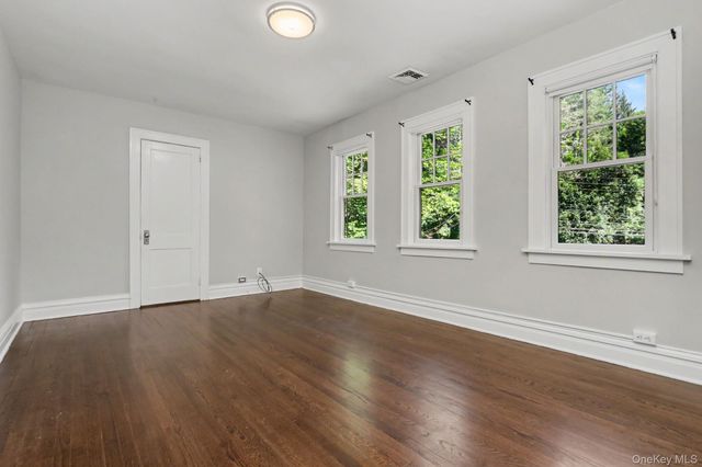 82 Douglas Road B, Chappaqua, NY 10514