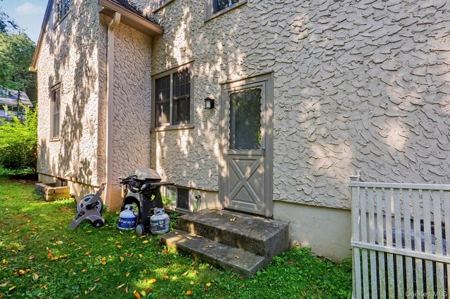 82 Douglas Road B, Chappaqua, NY 10514