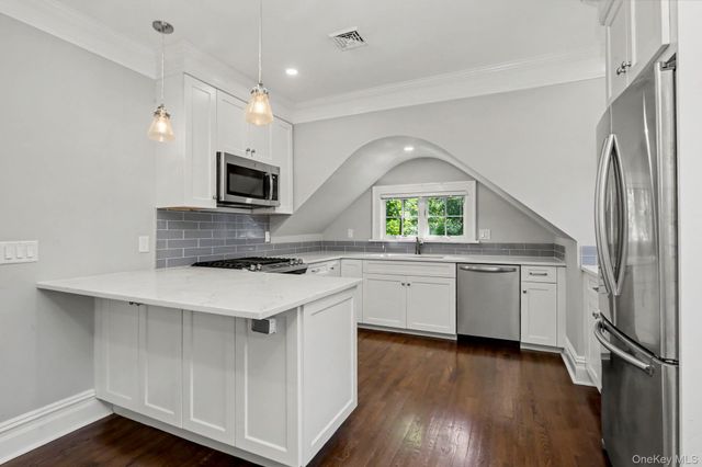 82 Douglas Road B, Chappaqua, NY 10514