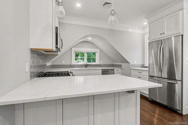 82 Douglas Road B, Chappaqua, NY 10514